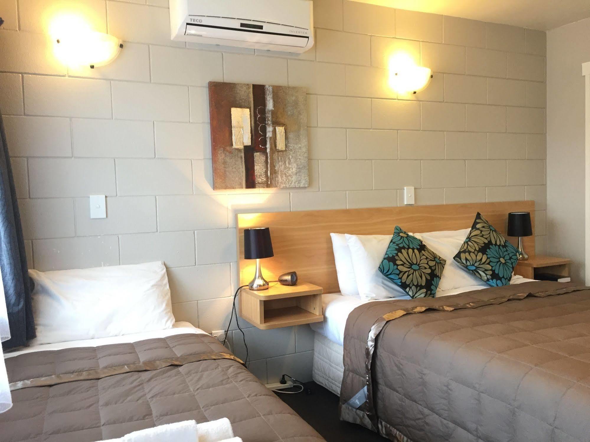 Boundary Court Motor Inn Hamilton Buitenkant foto